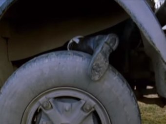 Стоп-кадр из фильма «Бумер».