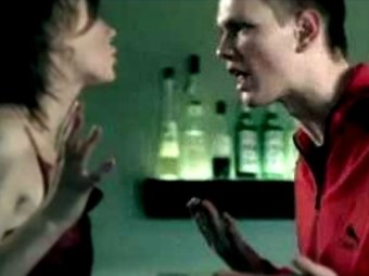 Стоп-кадр из клипа группы «Каста» — «Ревность»
